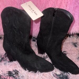 NWT black cowboy boots